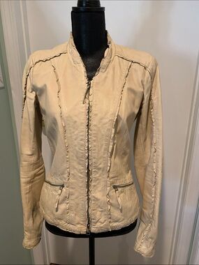 Danier Cream Leather Zip Jacket with Paneled Seams. XS.